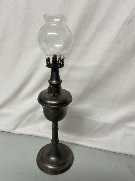 Lampa naftowa Gaudard cynowa "Pigeon" XIX wiek