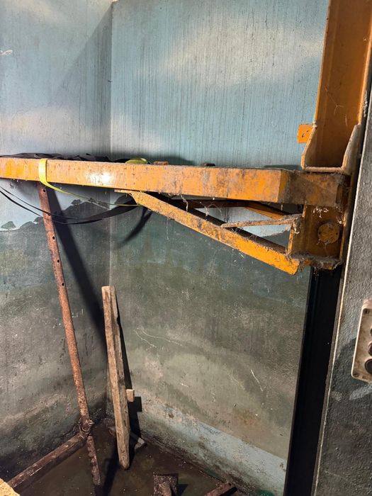 Vendo elevador monta cargas