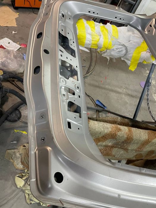 Крышка (ляда) багажника Mazda 3