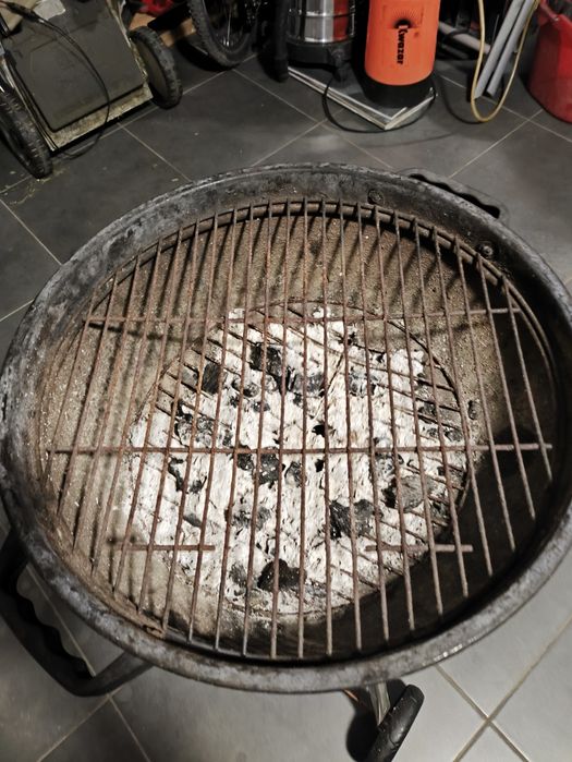 Grill węglowy okrągły ,zamykany