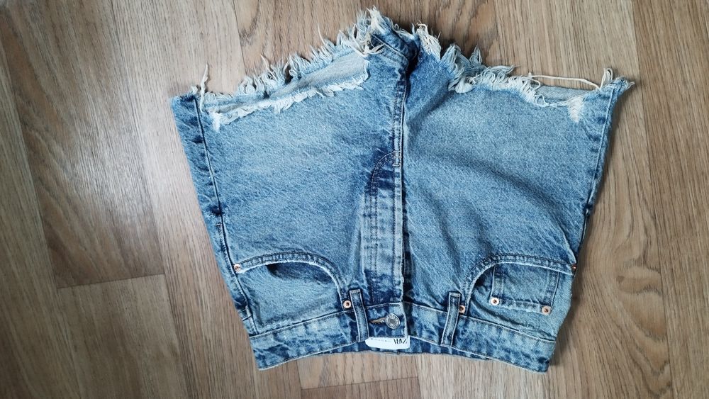 Продам фирменные шорты Zara Mex 26