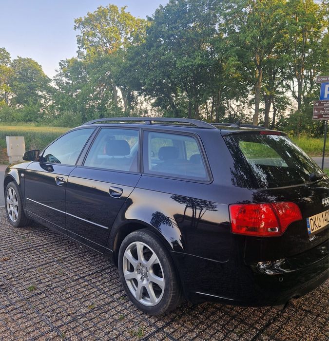Audi A4 B7. Benzyna
