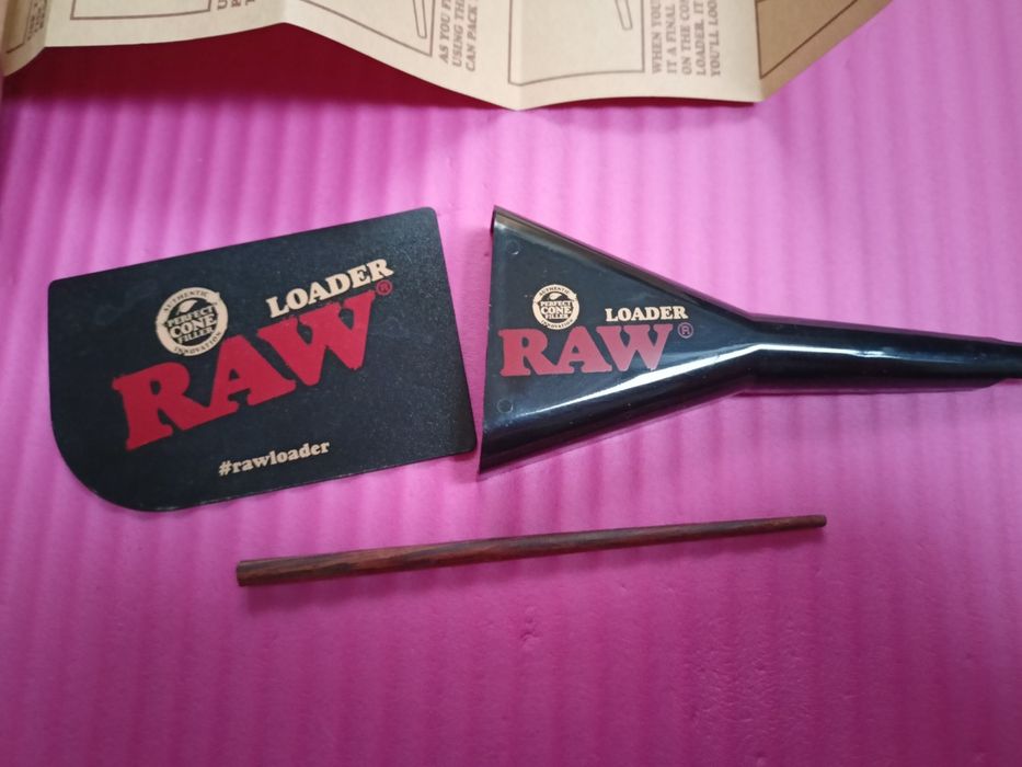 RAW Loader, zestaw przyrządów do napełniania skręconych bibułek (cone)