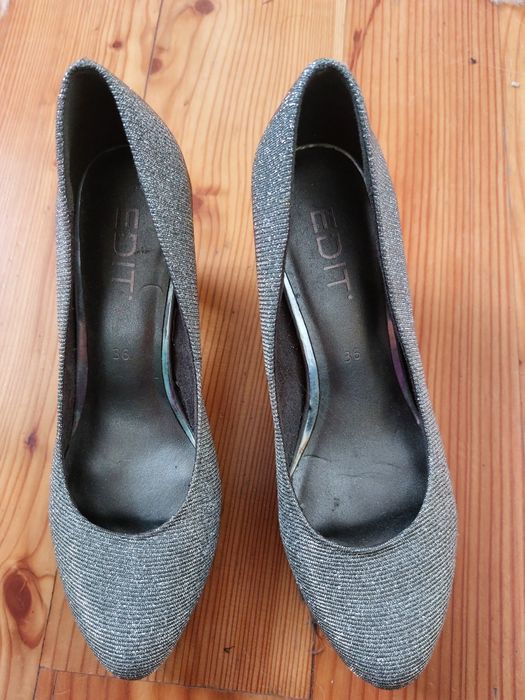 Buty z brokatem szare