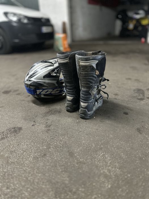 Botas + capacete incluido oculos