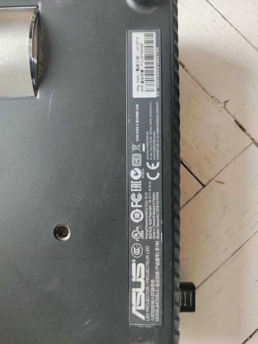 PROJEKTOR ASUS B1M + karta sieciowa - wlan 11n micro usb adapter