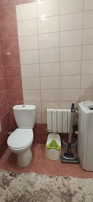 Продам  2 к. ч/б у центр. окреме подвір я-3168000 уо..