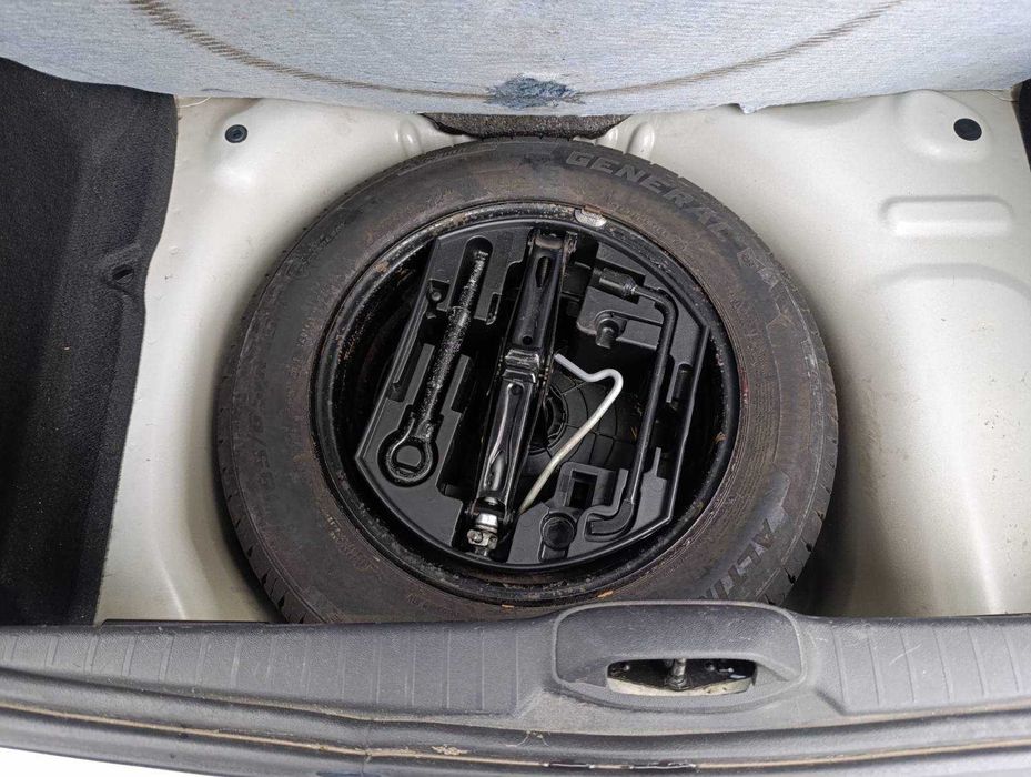 Peugeot 208 2017 року 1.2 л./бензин