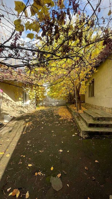 Продається земельна ділянка 9,01 сотих, з житловим будинком!!