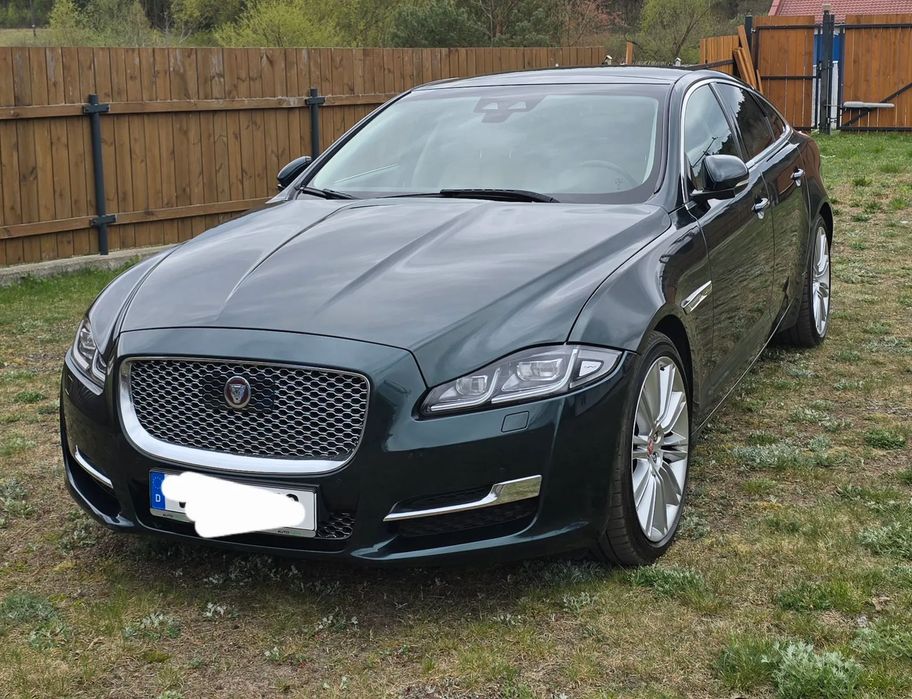 Jaguar XJ