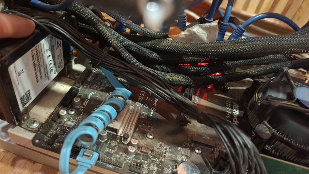 Майнинг ферма 5700XT