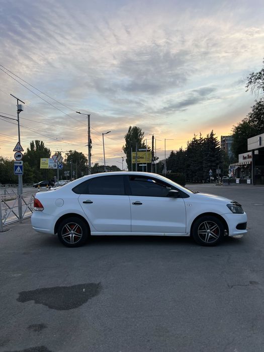 VW Polo продам  2013