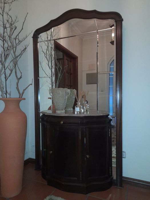 Móvel de hall de entrada com base em mármore e espelho (em mogno)