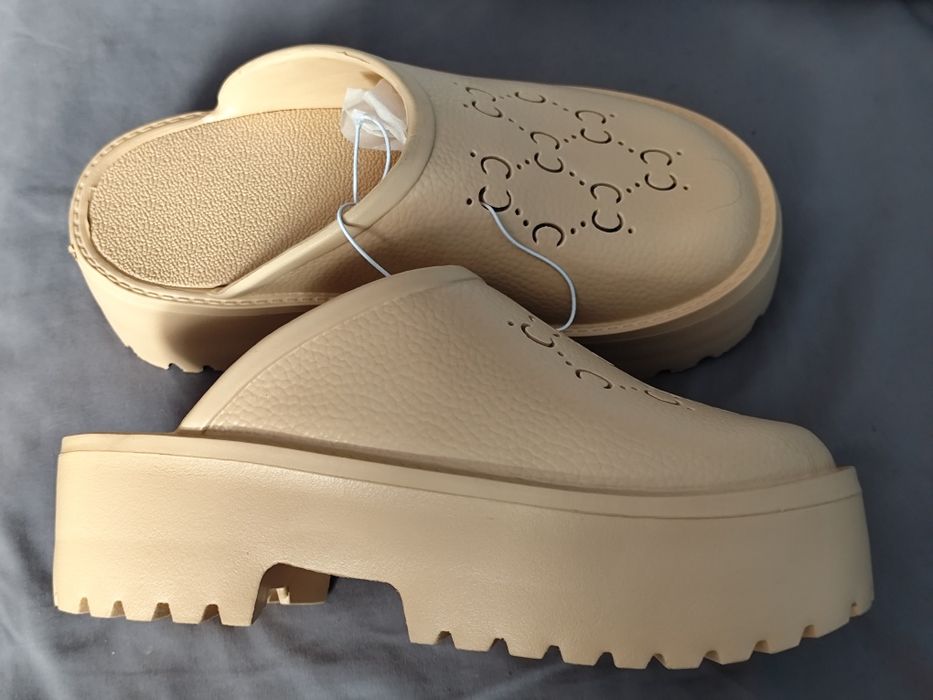 Chodaki beżowe 39/40