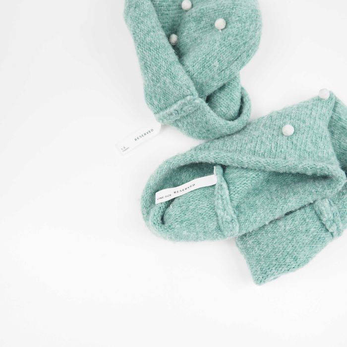 komplet czapka i komin z aplikacją pomponikami Reserved 1-3 lata