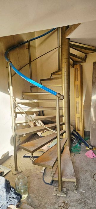Schody spiralne kręcone przemysłowe/warsztatowe