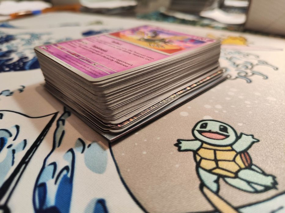 Conjunto cartas Pokémon (inclui EX, Trainers, holo e reverse holo)