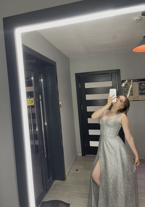 Випускна довга сукня