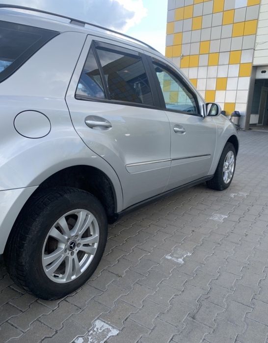 Автомобіль Мерседес