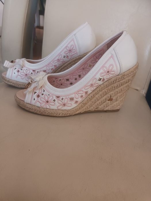 Buty r.39 na koturnie