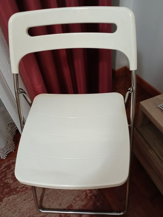 Par de Cadeiras NISSE IKEA – Brancas e Ultra-Práticas