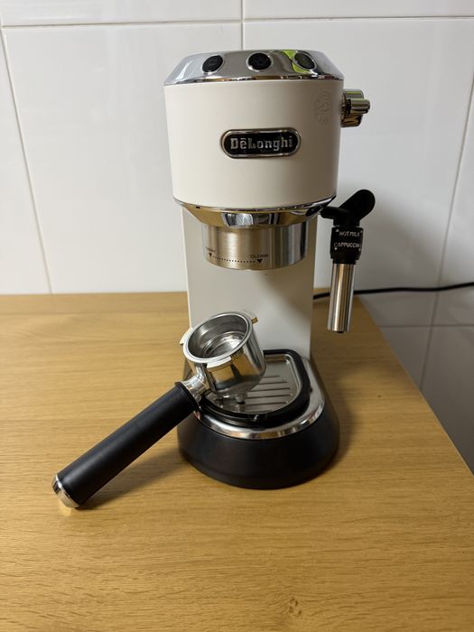 DeLonghi Dedica EC685W