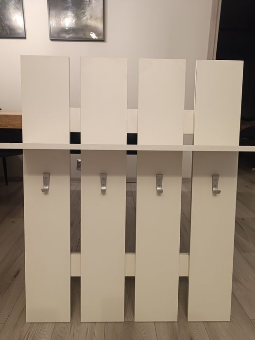 Wieszak na kurtki , półka