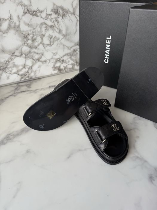 Klapki chanel black leather