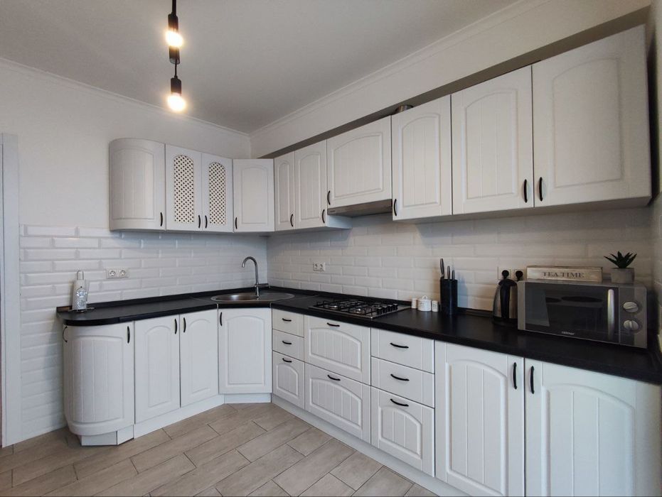 Продаж просторої 2-кімнатної квартири!