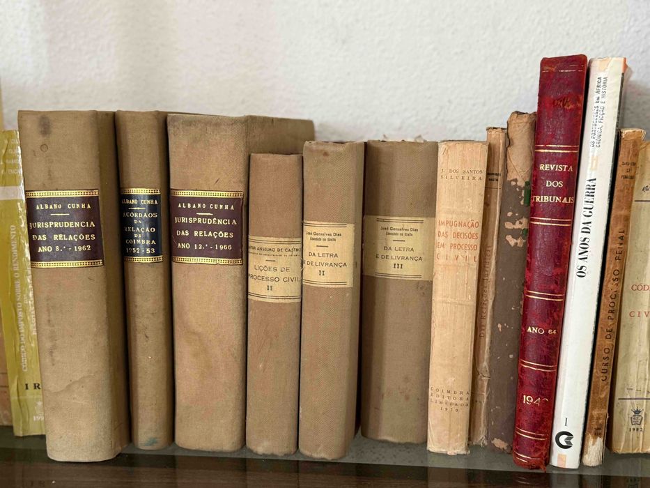 Livros de Direito Antigos - Vários Preços