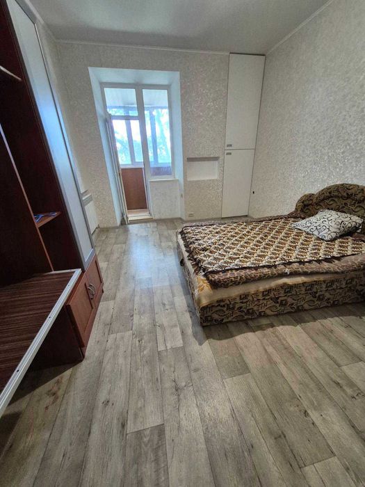 2-к сталинка в центре с АВТОНОМКОЙ • Кухня 14м² • 3 БАЛКОНА!