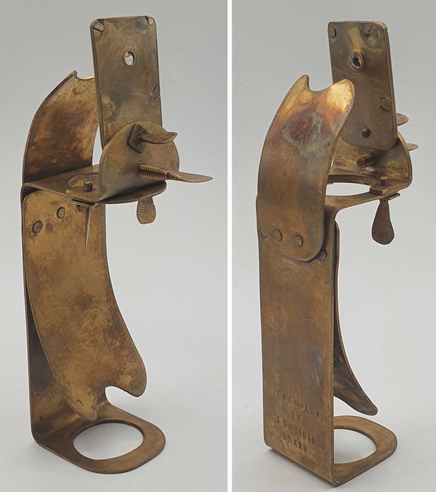 Quatro réplicas de microscópios antigos de Antoni Van Leeuwenhoek