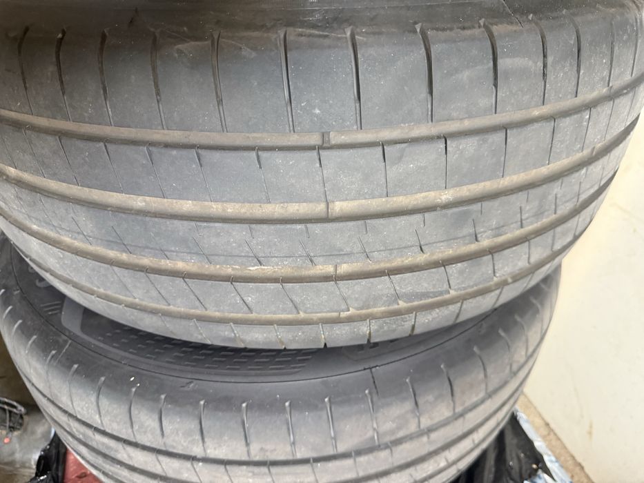Conjunto 4 pneus com jantes Porsche Cayenne