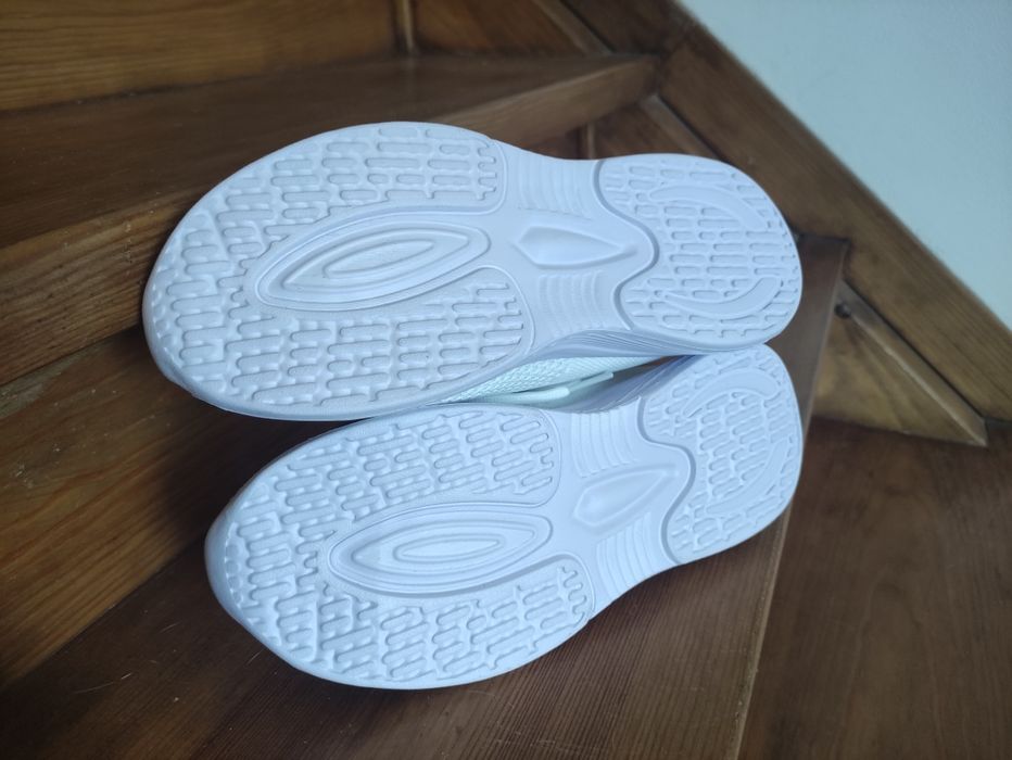 Tennis ultra leves (novos)