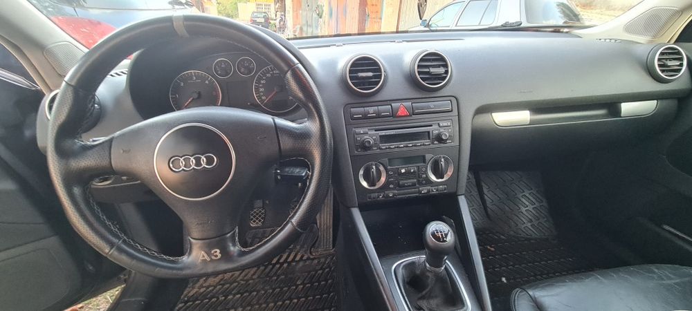 Audi A3 8p 1.9 tdi — photo 2