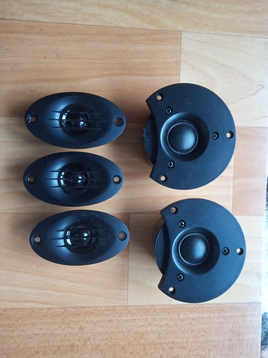 ВЧ динаміки, твітери овальної форми.