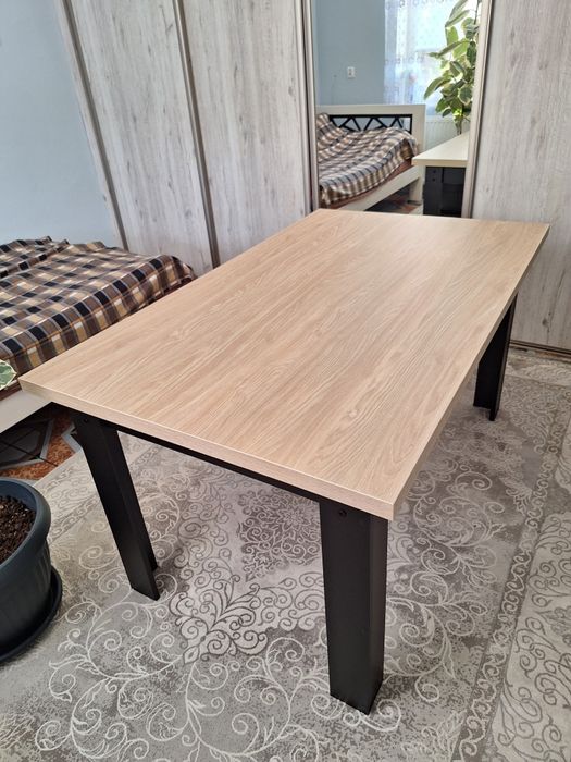 Stół jak nowy,duży idealny do salonu jadalni