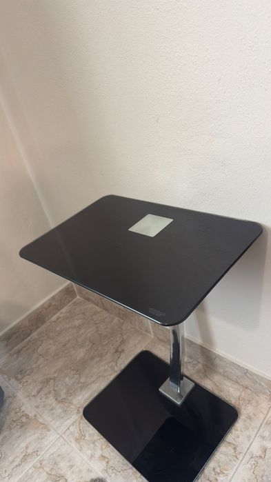 Mesa de jantar,4 adeira e mesa de apoio