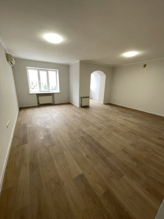 Продам квартиру - студію центр