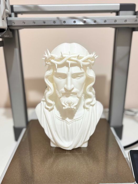 Busto de Jesus Cristo com Coroa de Espinhos