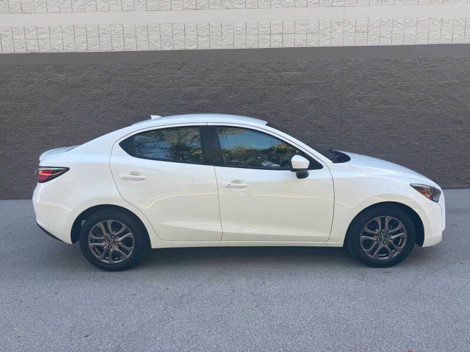 Toyota Yaris LE      2019