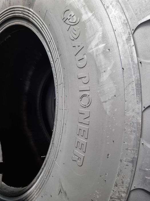 Opona 800/65-32 16PR TT 164A8 JH605 (30.5L-32)