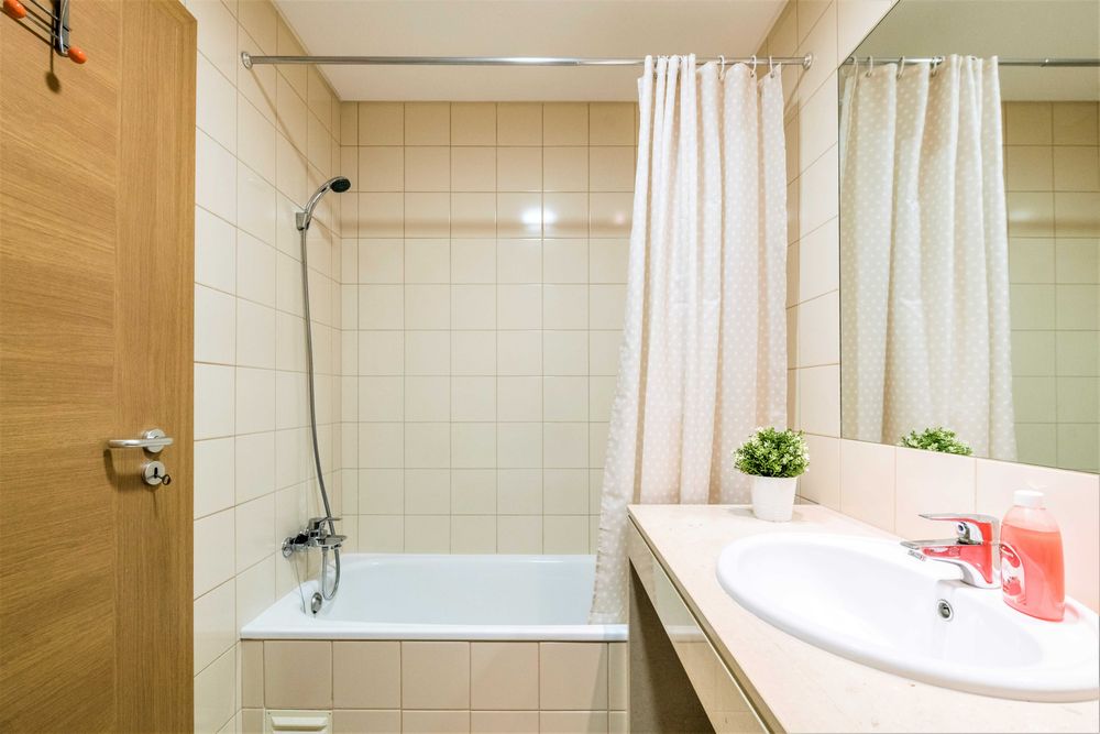 Apt T0 c/ AC, Piscina, Roupas, WIFI, TV Cabo, próx. Praia da Rocha