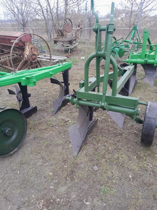 Плуг двохкорпусний  фірма грудьонс  Польща