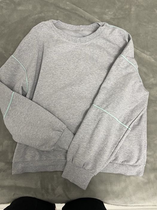 базова сіра кофточка