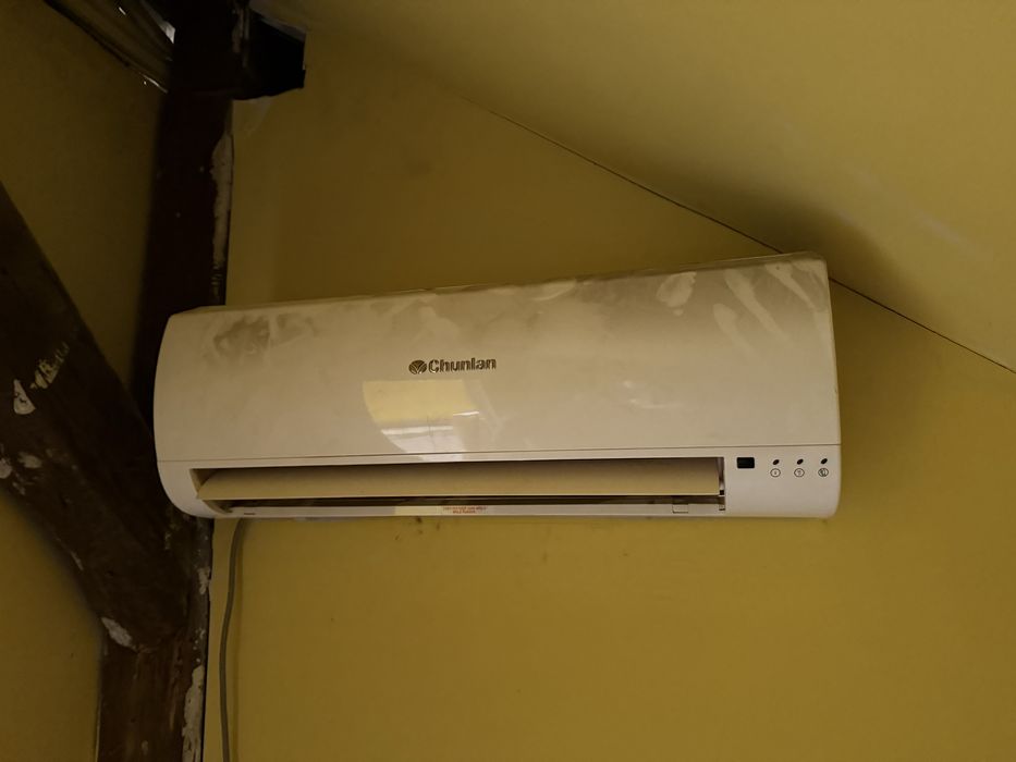 Sprzedam uzwana sprawna klimatyzacje. 5 komoletow.