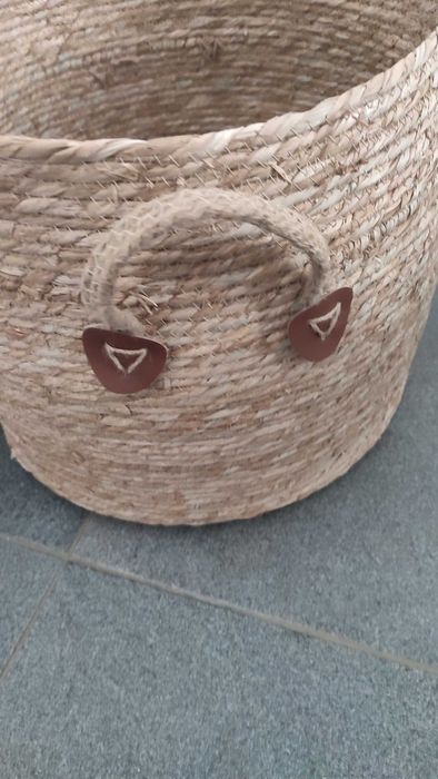 Cesto de palha grande