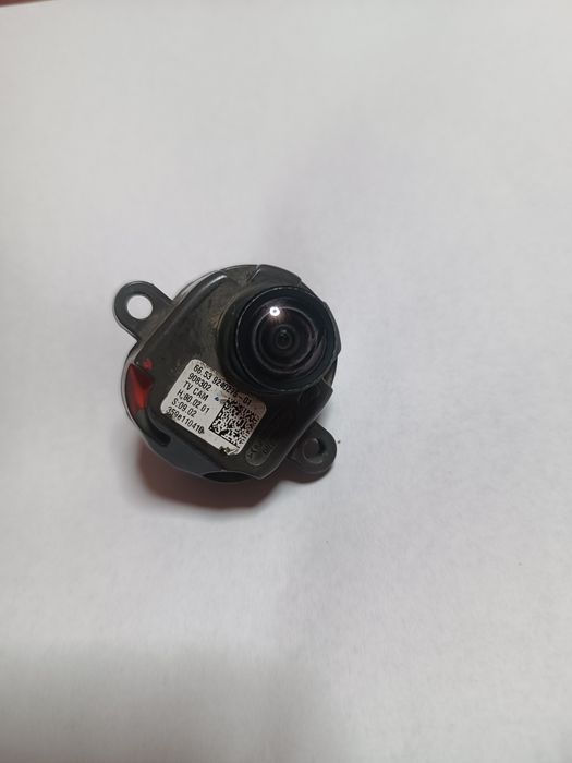 Камера БМВ на круговий обзор в дзеркало