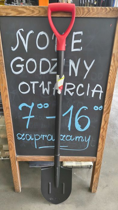 Szpadel z metalowym trzonkiem narzędzia do ogrodu