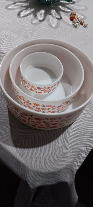 Conjunto de louça bastante completo